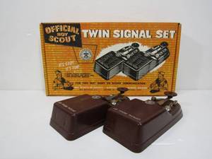 lot 28 image: Vintage Official Boy Scout Toy Twin Signal Set wOriginal Box