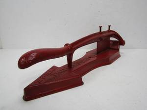 lot 36 image: Antique Cast Iron PJ SORG Company Spear Head Tobacco Cutter
