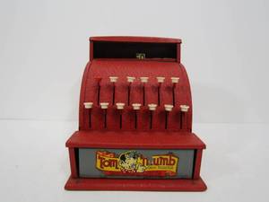 lot 41 image: Vintage TOM THUMB Cash Register Toy