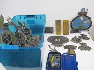 lot 148 image: Lot of Antique Architectural Salvaged Stained Glass Window Pieces