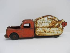 lot 149 image: Vintage STRUCTO Pressed Steel City of Toyland Dump Truck