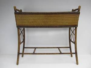 lot 188 image: Nice Antique 1920s Era Wicker Planter Box