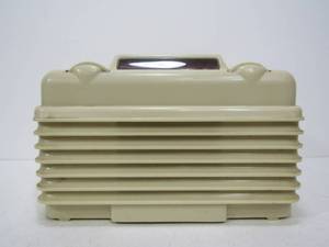 lot 252 image: Vintage 1950s SETCHELL CARLSON Model 416 Bakelite Radio