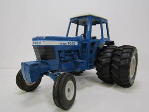 lot 272 image: LARGE Blue ERTL Diecast Metal Ford TW-20 Tractor