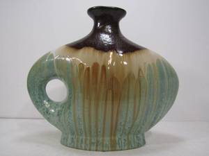 lot 314 image: Large Decorative Ceramic Vase Art Piece