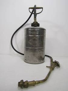 lot 299 image: Vintage Portable Orkin Sprayer