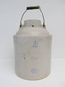 lot 67 image: Antique Red Wing Stoneware Jug