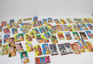lot 130 image: Lot of Orig Topps Tall Boy 1970-71 Basketball Cards
