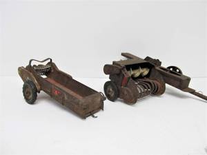 lot 277 image: Old Vintage TRU SCALE Metal Farm Implement Toys