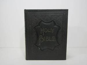 lot 286 image: Large Antique 1890s Holy Bible