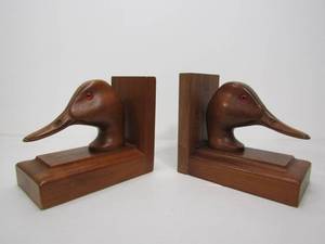 lot 290 image: Nice Pair of Vintage Carved Wood Duck Head Bookends