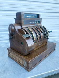 lot 5 image: Antique 1920s NATIONAL Cash Register Model 852
