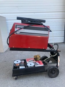 lot 7 image: Working CENTURY Model 135GL Professional Wire Feed Welder
