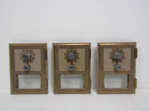 lot 348 image: 3 Antique Brass Post Office Mailbox Door wCombos