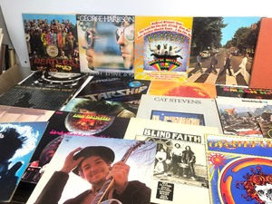 lot 320 image: Great Lot of Vintage Vinyl Rock & Roll Records - Beatles The Doors Pink Floy Grateful Dead & Others
