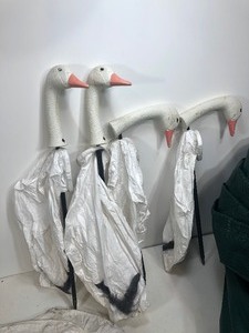 lot 372 image: Large Lot of Snow Goose Decoys - Approx 50 Total