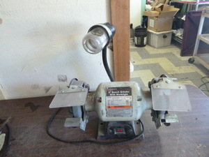 lot 10 image: Performance Tool 6 Bench Grinder