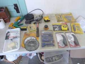 lot 17 image: Garage ToolsItems