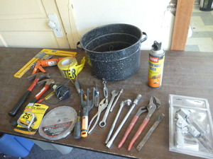 lot 18 image: Garage ToolsItems