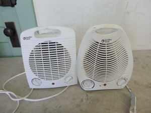 lot 61 image: 2 Comfort Zone Portable Fan Heaters