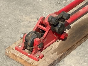 lot 18 image: Portable Rebar Cutter