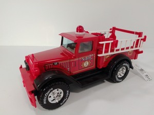 lot 219 image: Nylint Classic Vintage Diecast Fire Truck 2