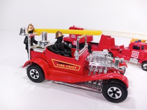 lot 238 image: 8 Vintage Toy Fire Trucks