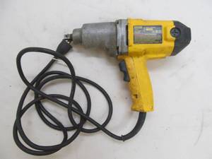 lot 28 image: Dewalt DW290 impact wrench