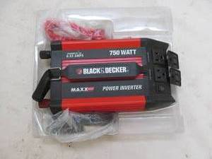 lot 69 image: black n Decker power invertor