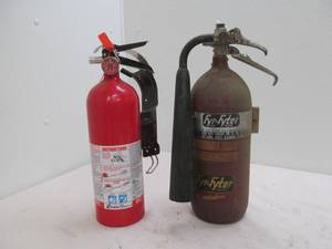 lot 74 image: Kidde, Fyr fyer extinguisher