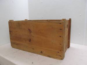 lot 86 image: wood shipping crate