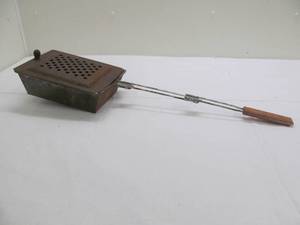 lot 109 image: vintage popcorn popper
