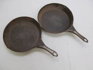 lot 118 image: vintage steel fry pans