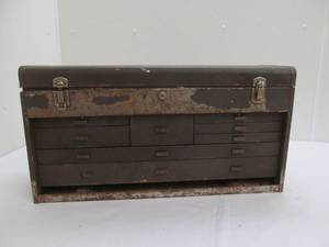 lot 150 image: vintage machinist tool box