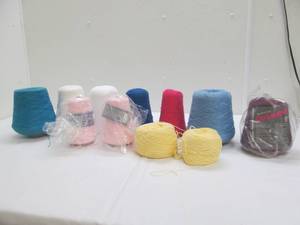lot 155 image: machine knitting yarn