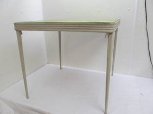 lot 214 image: folding table
