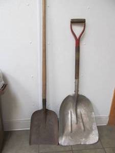 lot 219 image: shovels