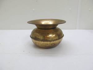 lot 228 image: spitoon