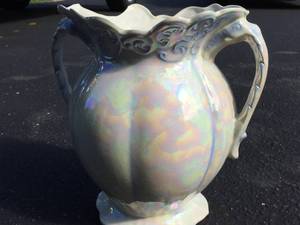 lot 6 image: Ceramic Vase