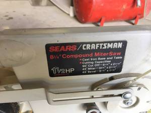 lot 21 image: Craftsman 8.25 Inch Compound Miter Saw