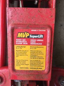 lot 26 image: MVP Super Lift Hydraulic Jack