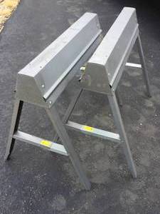 lot 34 image: Metal Collapsable Saw Horses
