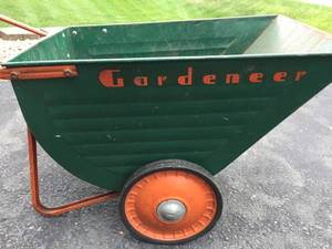 lot 46 image: Vintage Gardeneer Wheelbarrow