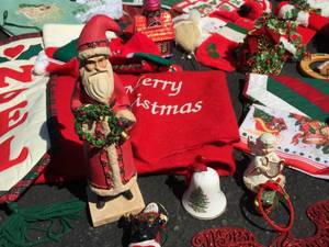 lot 139 image: Assorted Christmas Deco