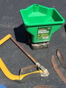 lot 141 image: Garden Tool Lot