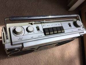 lot 167 image: Vintage SR AMFM Cassette Player Recorder