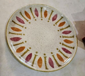 lot 82 image: Vintage Red Wing Bowl and Dish