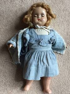 lot 230 image: Vintage Doll lot