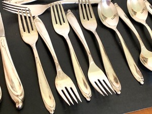 lot 280 image: Flatware Set