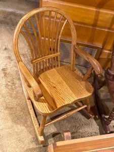 lot 5 image: Childrens Rocking Chairs and Wood Cradle